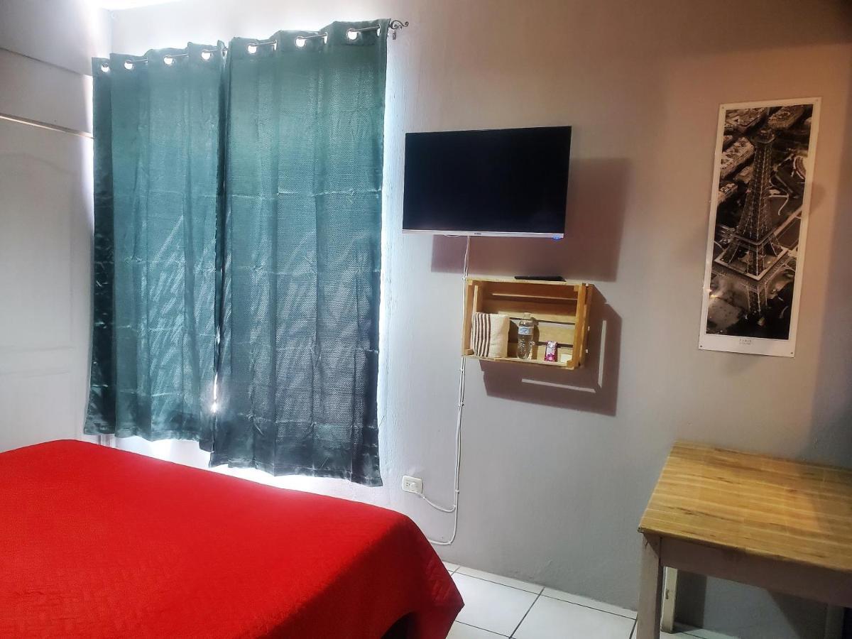 Hostal De Lucca Гватемала Экстерьер фото